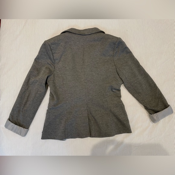 Cynthia Rowley Unstructured Blazer in Grey with Pinstripe Lining, Size M - Picture 3 of 8